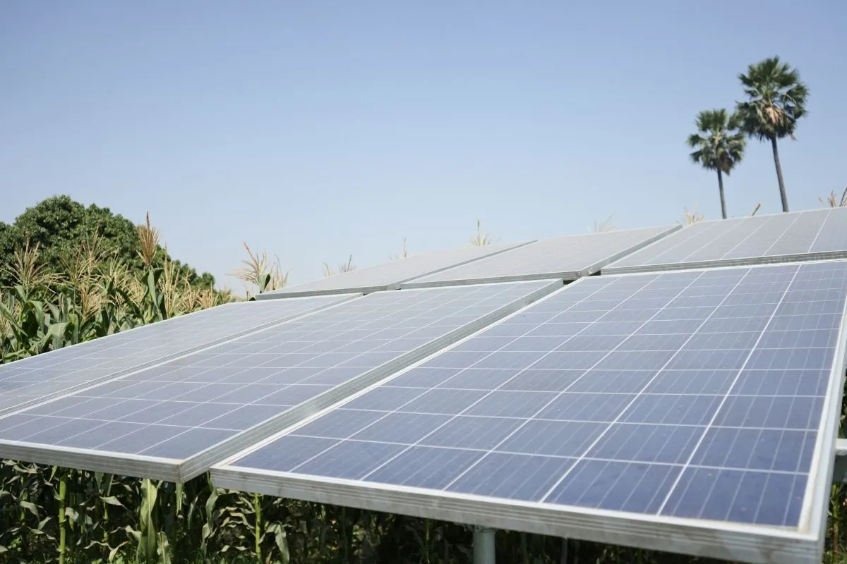 Solar panels that powers water pump in Muzaffarpur, Bihar. Photo  by Ashutosh Kumar