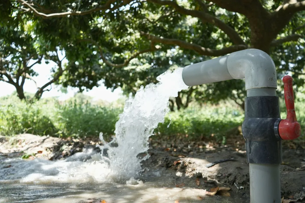 Water oozes out of a solar powered pump   in Muzaffarpur, Bihar. Photo  by Ashutosh Kumar