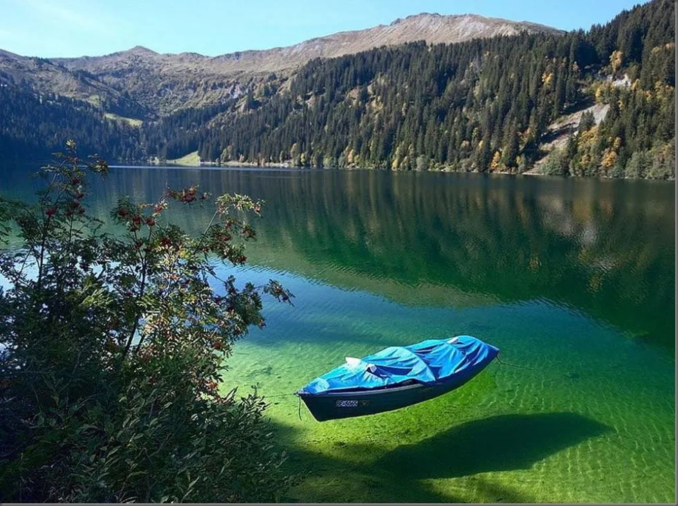 The #Clearest #Lake #In #The #World .. #Book #Your #Taxi #Here #From  #Ahmedabad .. #Hello2taxi - 78-78-886-886 - TEA 2 TAXI ( ON DEMAND CAR  DRIVER SERVICE )