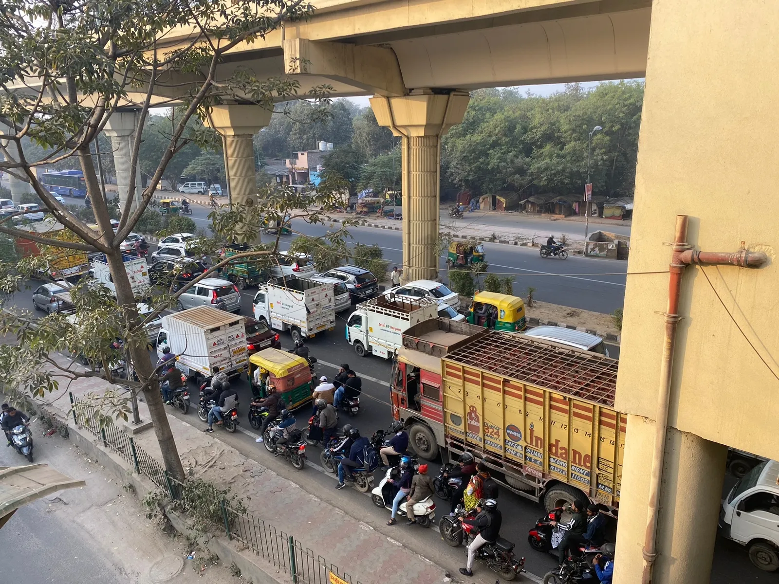 delhi road traffic