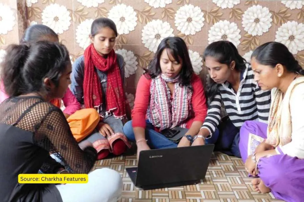 Girls creating new hopes from digital education 