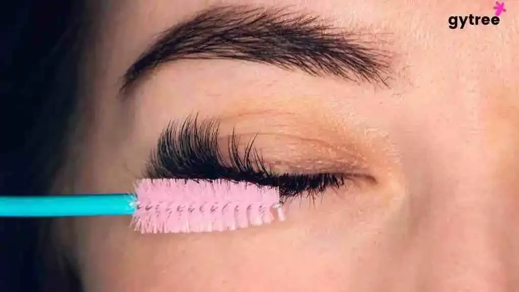 Fluttering Beauty: Get Thicker and Fuller Eyelashes!