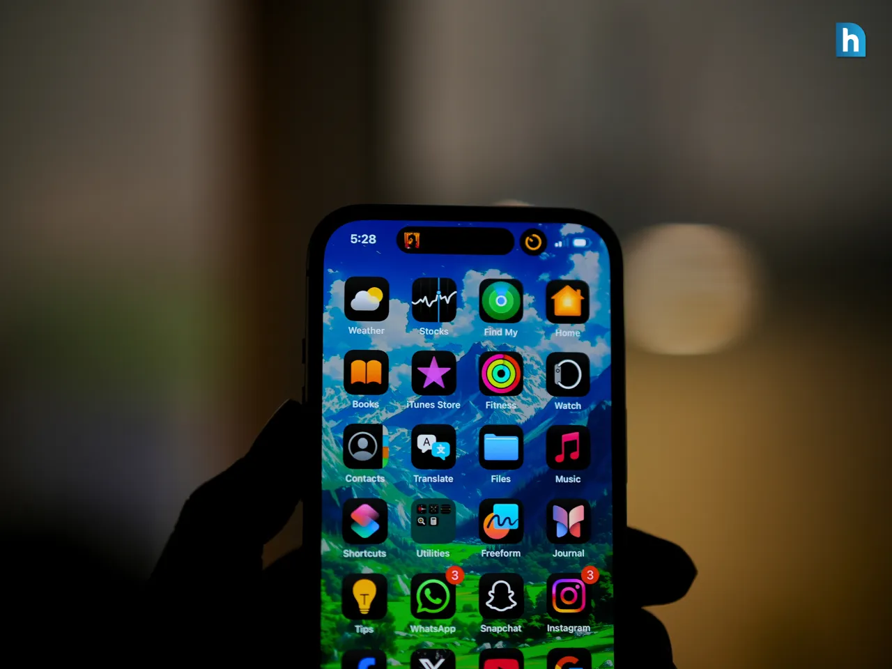 iPhone 15  5 