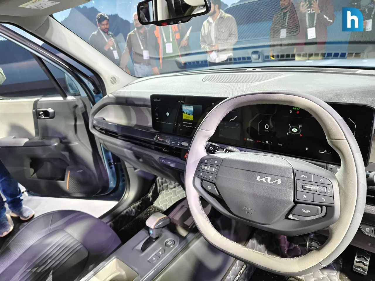 Kia Syros 11