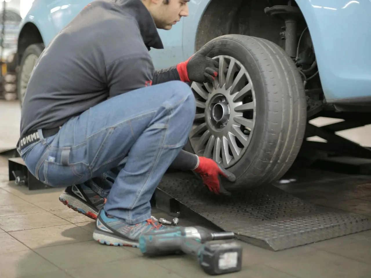 tyre puncture scam