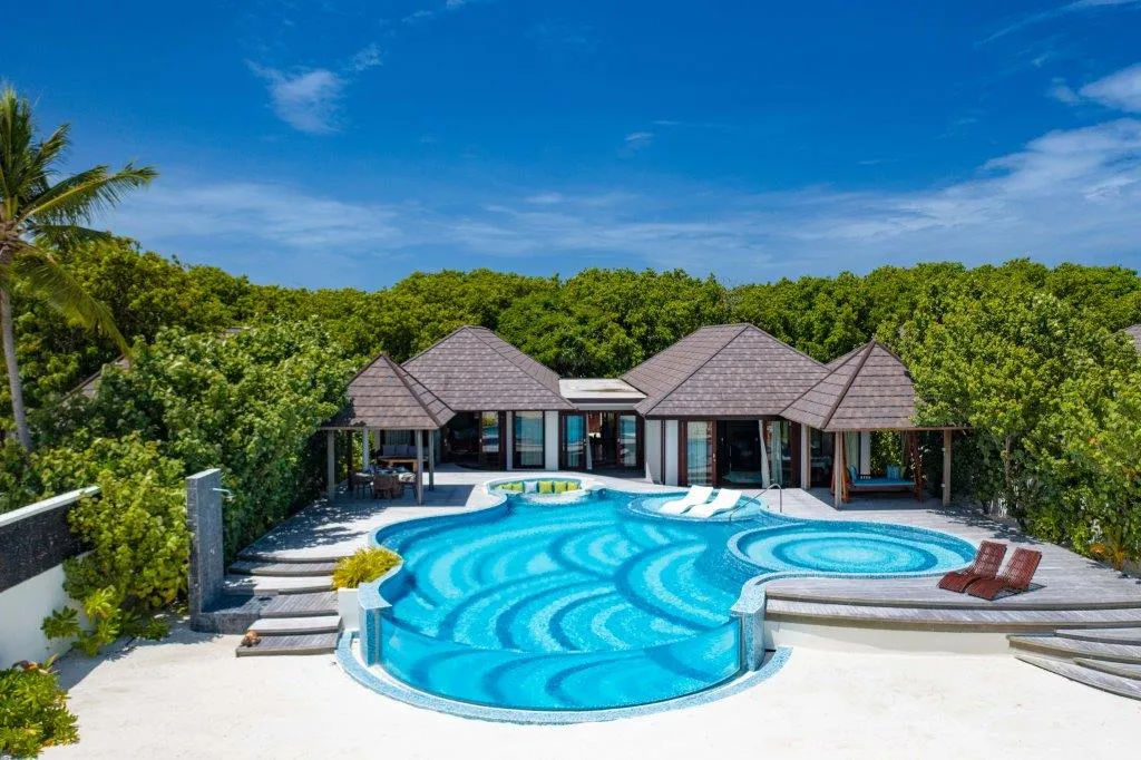 ATMOSPHERE KANIFUSHI MALDIVES - KANIFUSHI RESIDENCE - AERIAL - EXTERIOR VIEW 05 - 09 2023