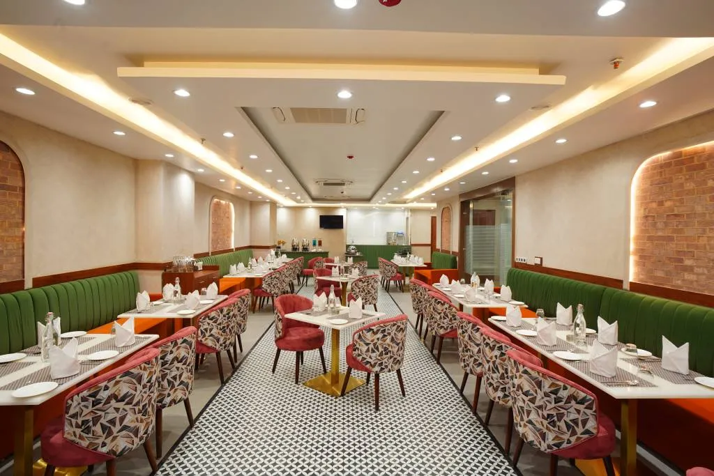 Ira Noida restaurant