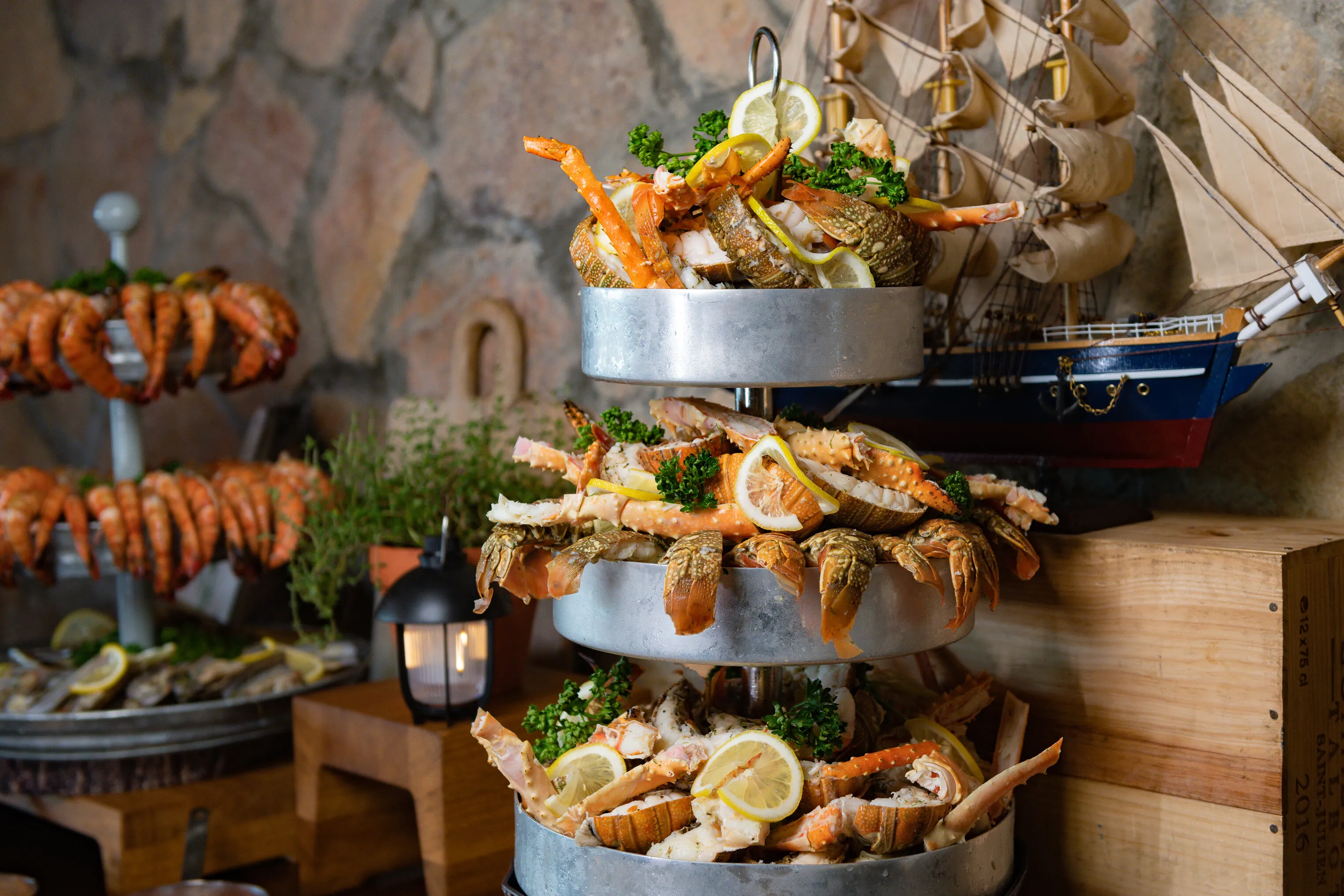Movenpick Resort Al Marjan Island - Boons Brasserie  Bar