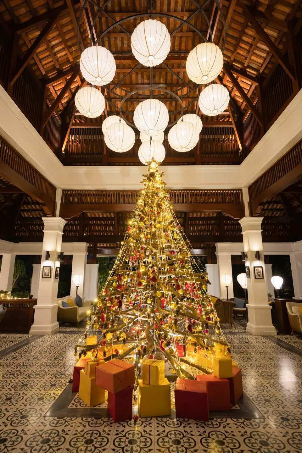 Santa Claus Is Coming to Cam Ranh and Mui Ne This Christmas
