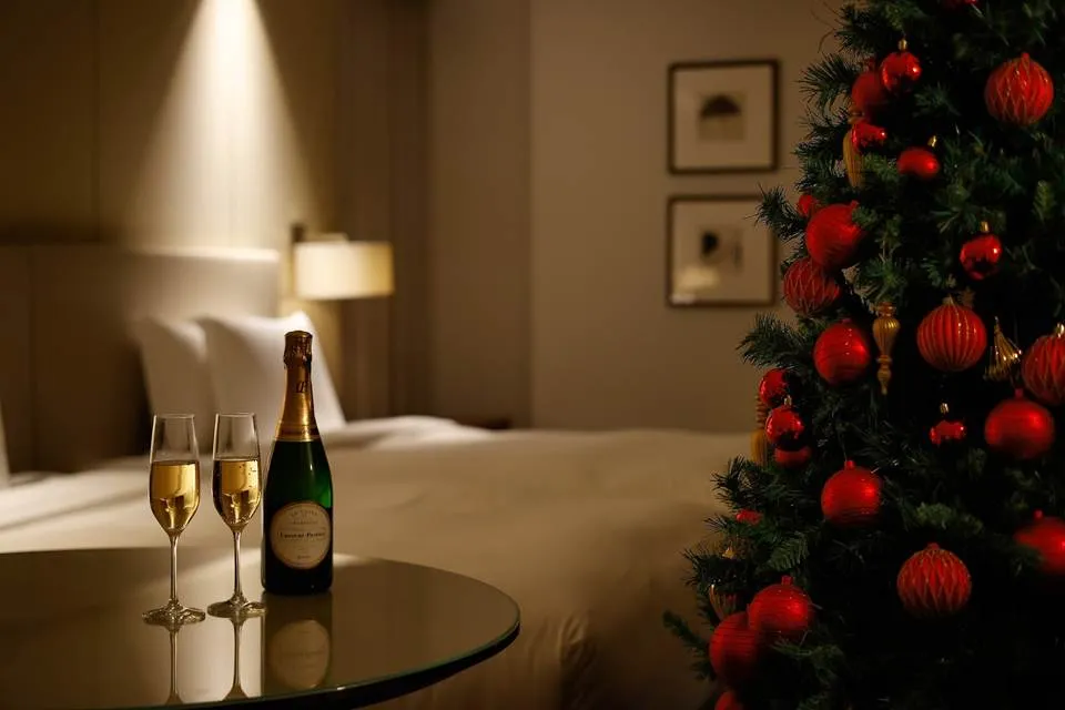 Home-made Cookies and a Decorated Tree In-Room in Tokyo