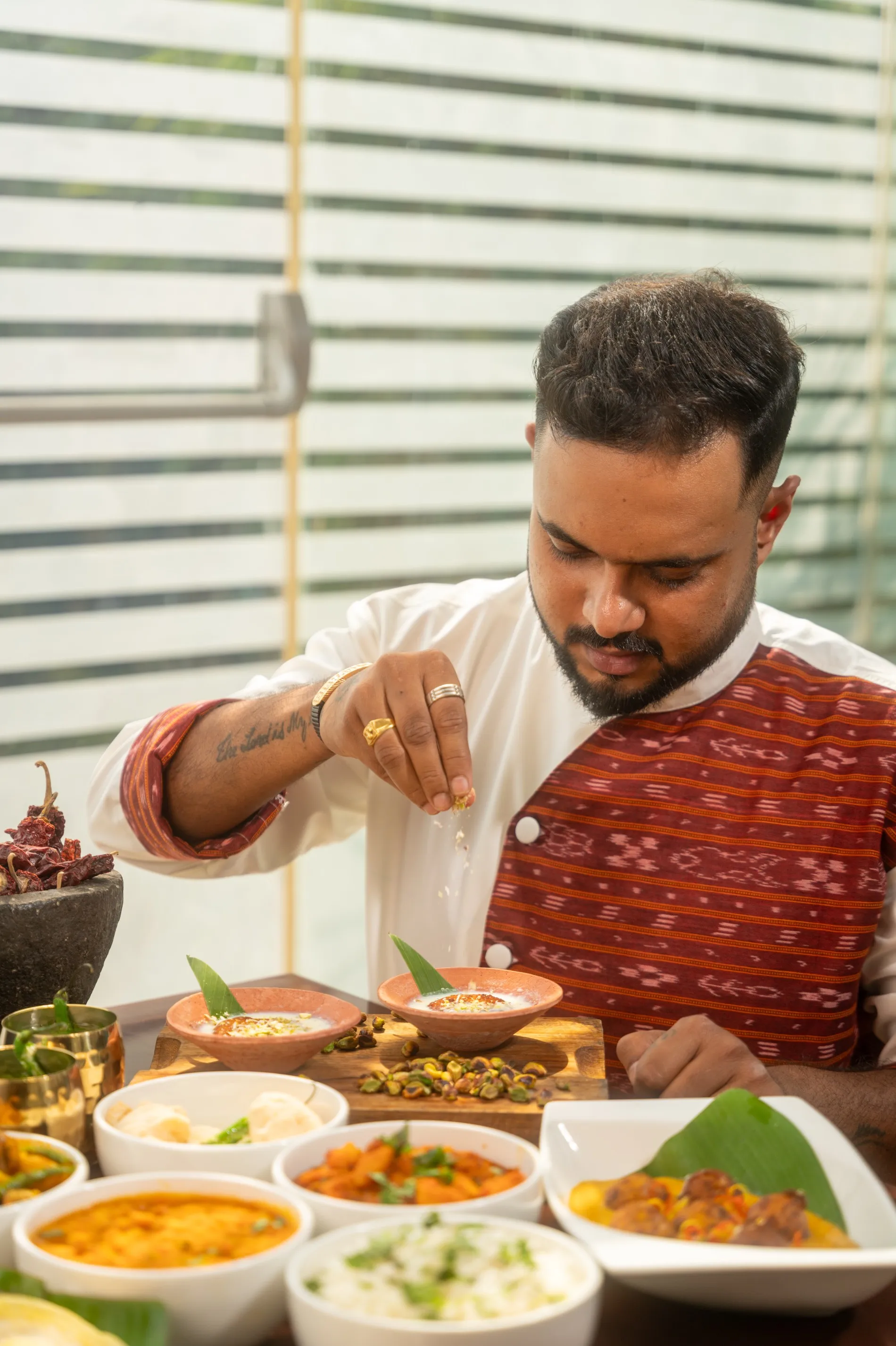 Odia Bhoj - Momo Cafe - Courtyard By Marriott Mumbai 