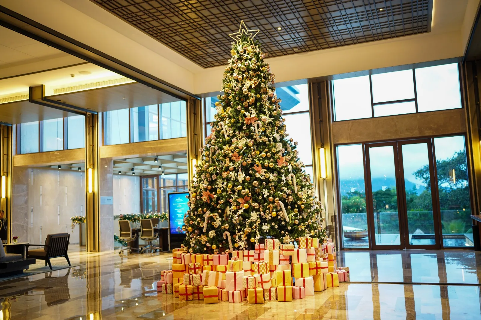 Christmas Tree Decor