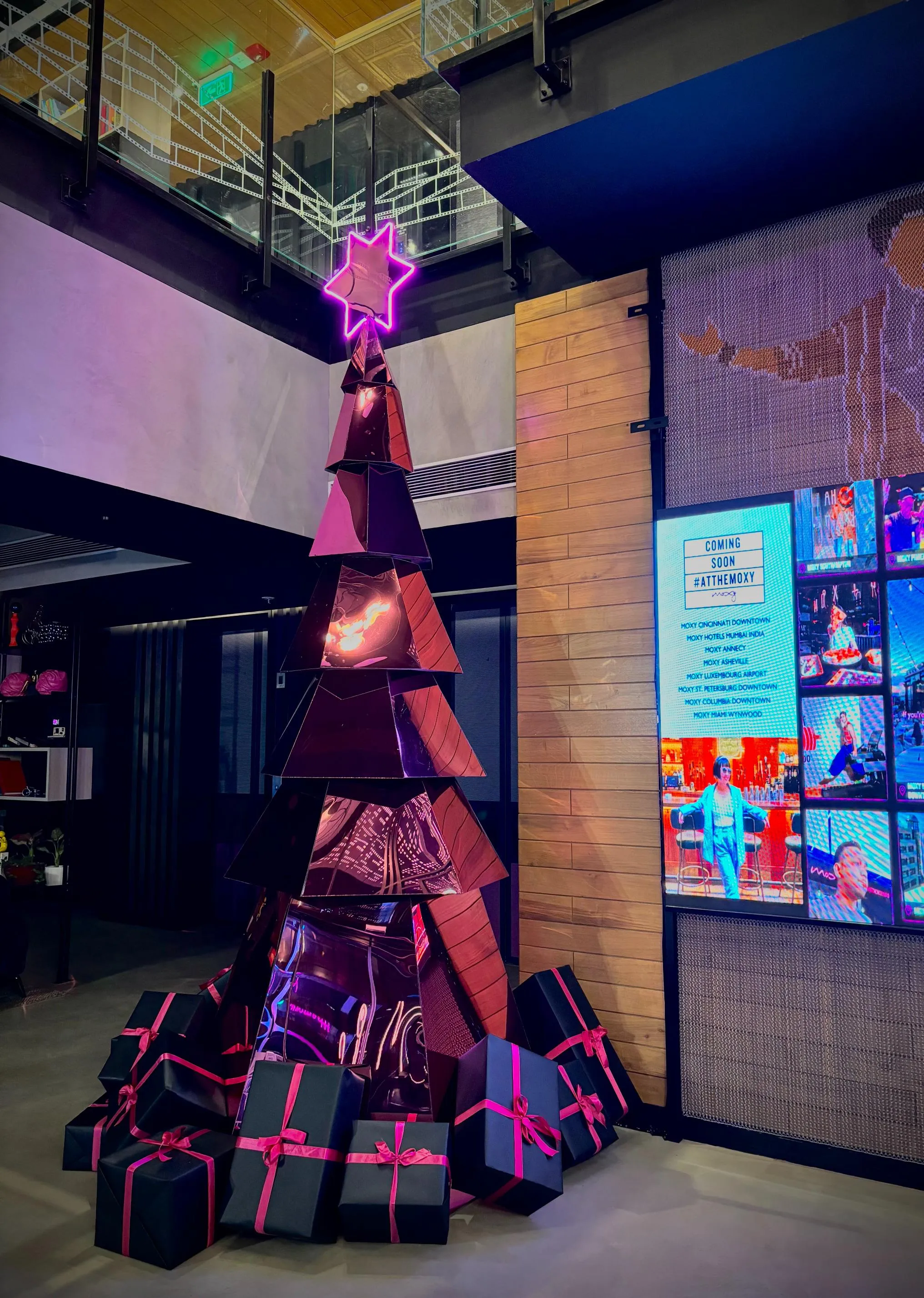 Christmas-at-Moxy-Mumbai