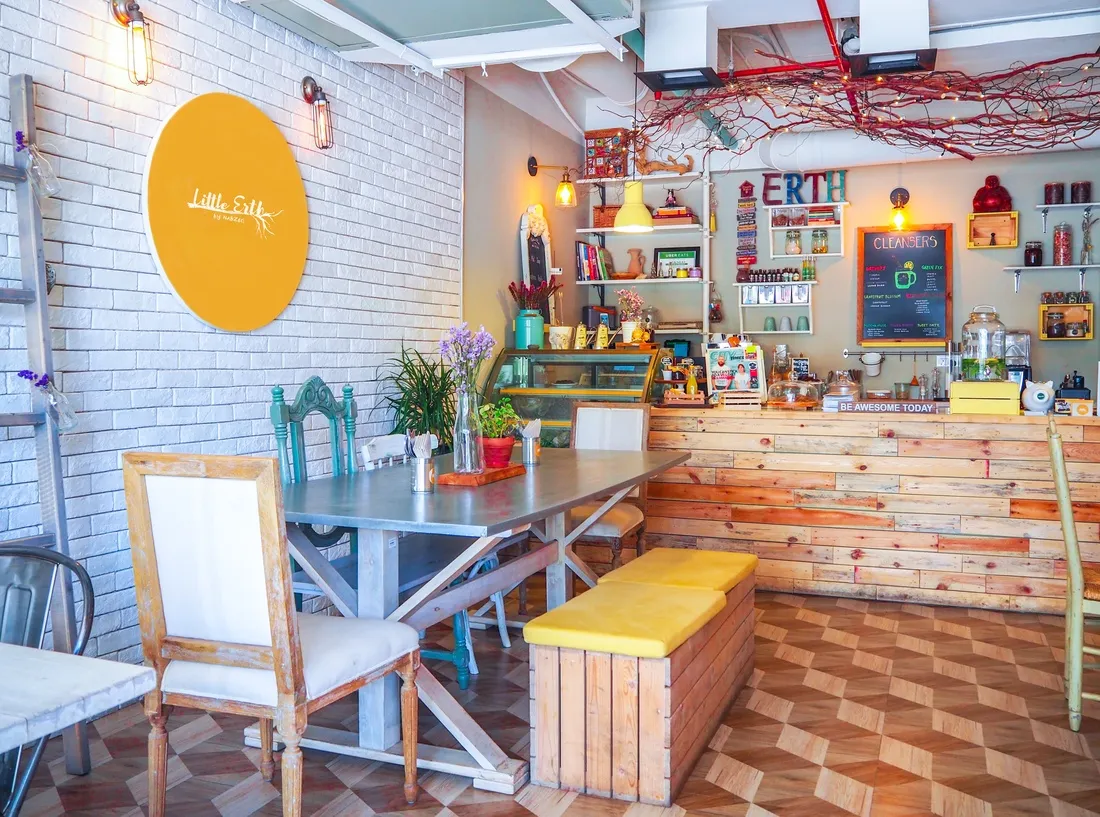 Little Erth Restaurant Shot 