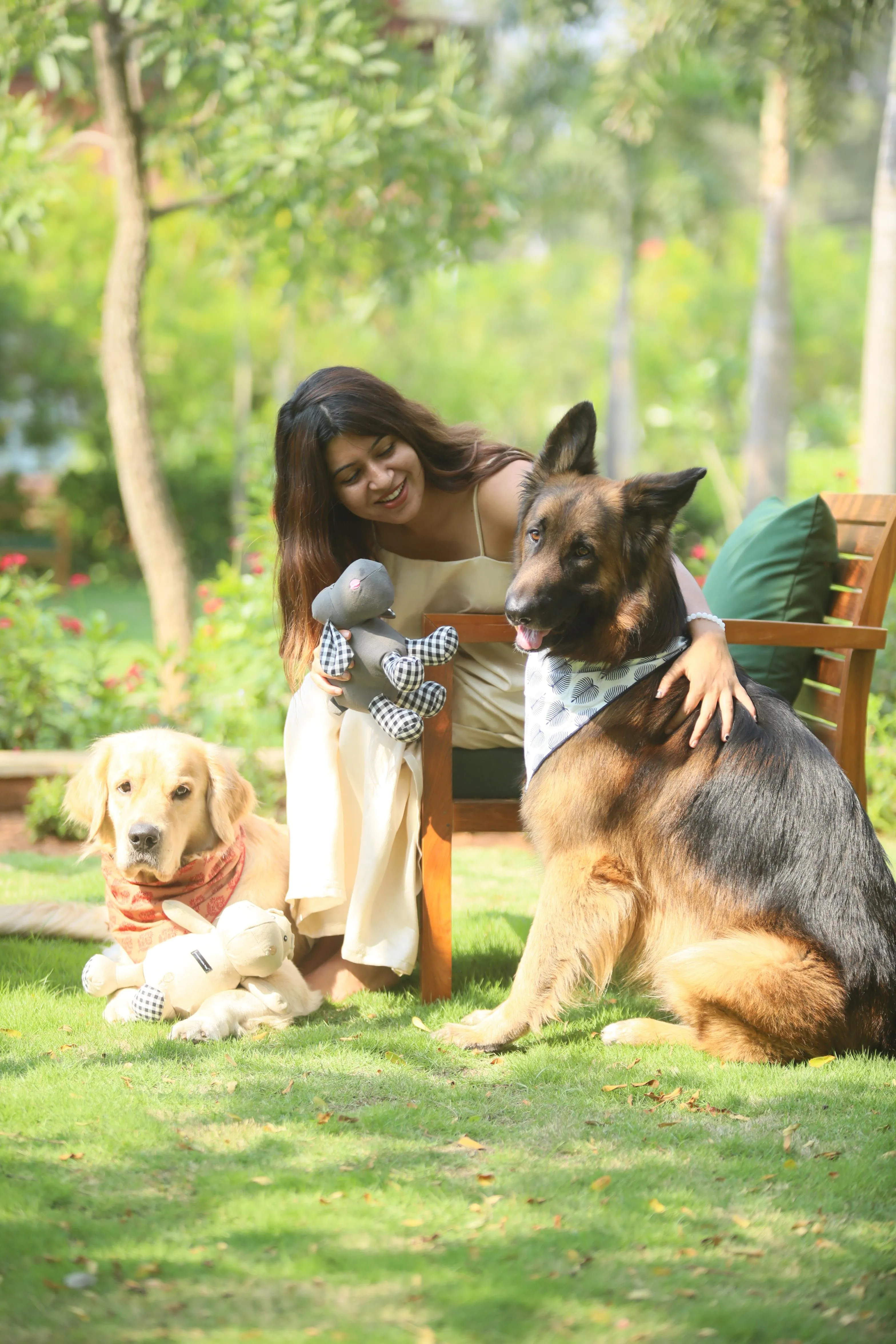 Moments with furry friends in the lap of nature at Mulberry Shades
