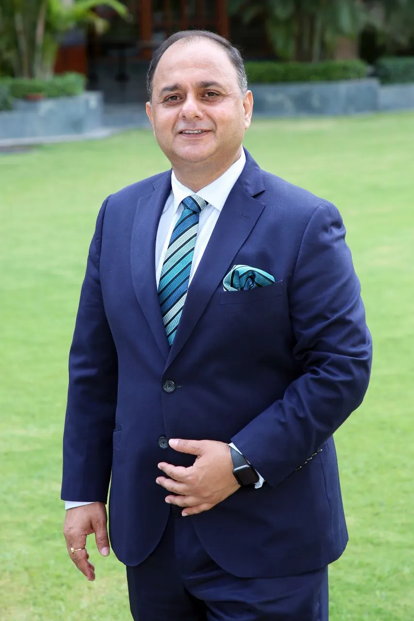  Davinder Juj, General Manager, Eros Hotel, New Delhi, Nehru Place.