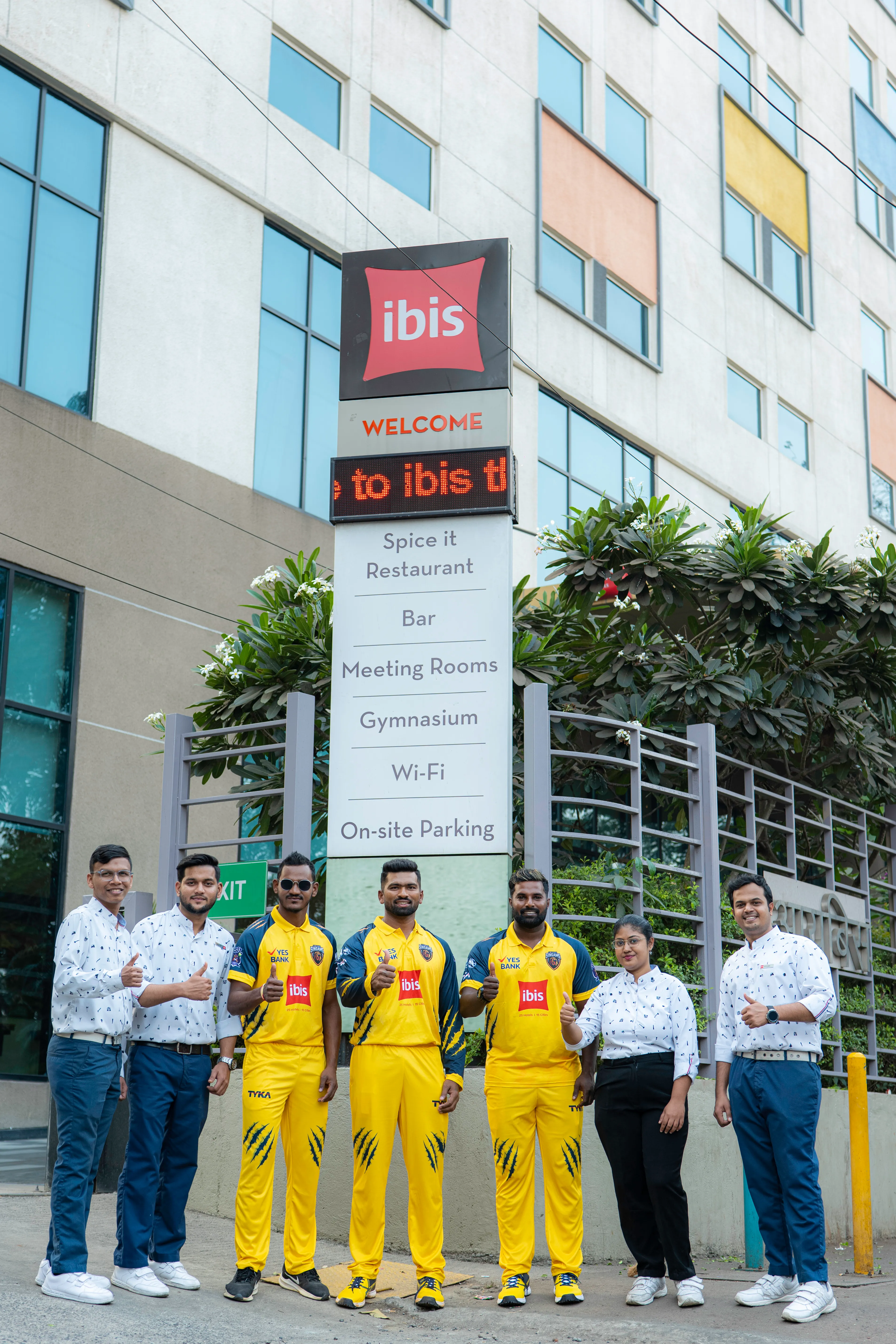 ibis India Renews Sponsorship of Chennai Singams for ISPL 2025 (2)