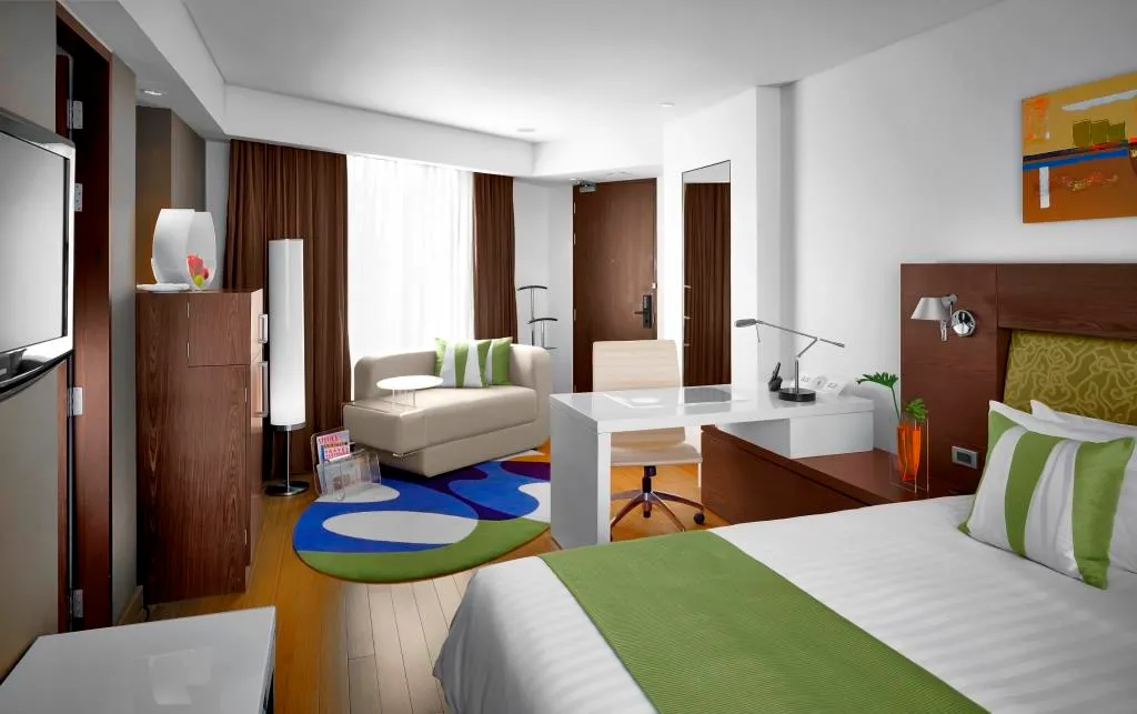 577959-NH_Bangkok_Asoke_Deluxe_Corner_Room_1-1d685c-original-1740036887