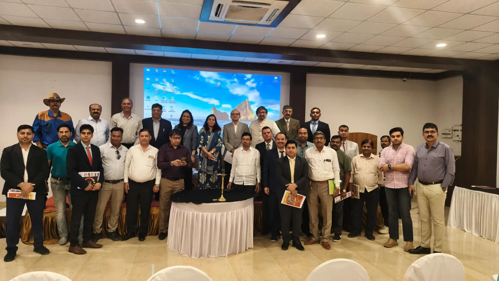 HRAWI & SHARA host a membership ride meeting in Saputara, propose solutions to boost Saputara's tourism