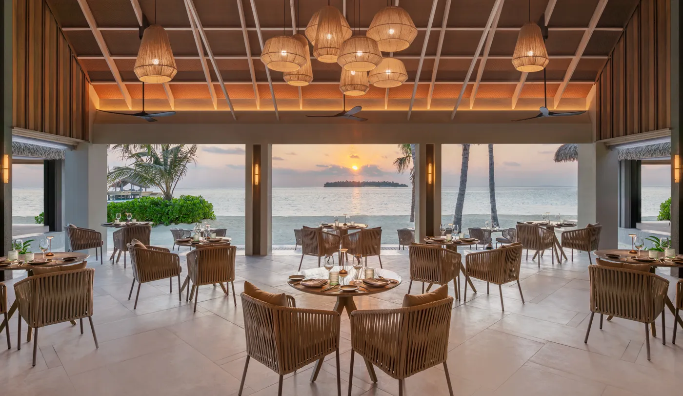 JW MLEJM Restaurant Sunset