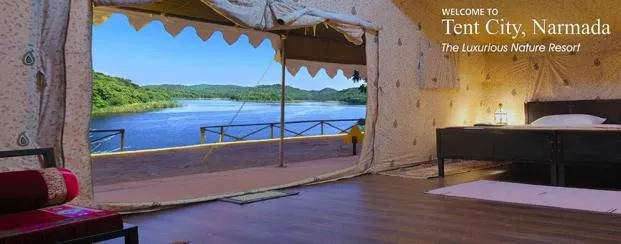 The Tent City Narmada has three types of accommodation options — luxury tents, deluxe tents and standard tents.