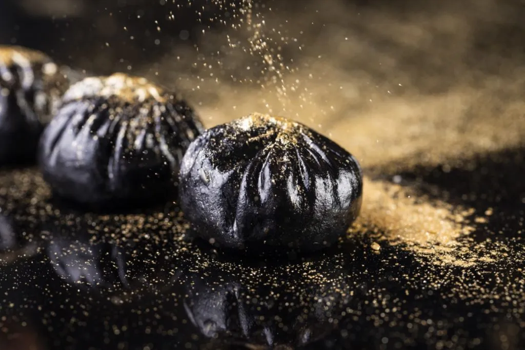 thumbnail_24k Gold dust Dimsums made of charcoal covering (2)