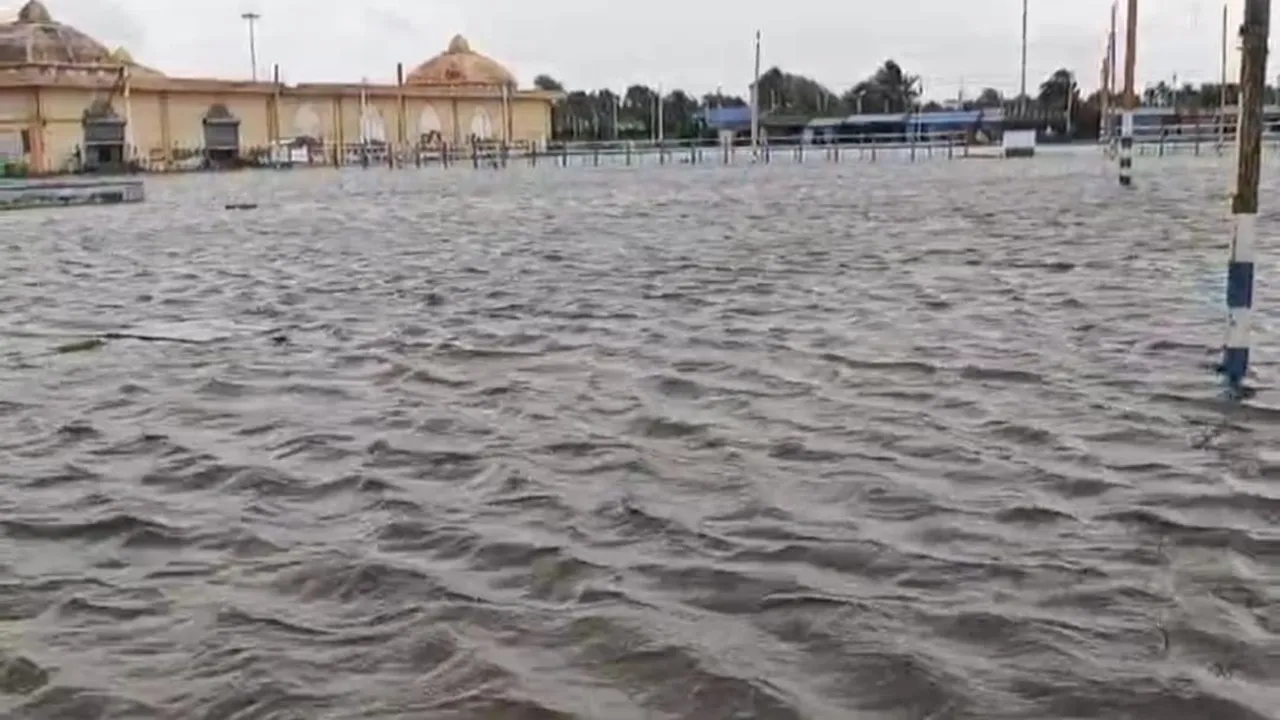 Cyclone Dana, Gangasagar, Kapil Muni Ashram, ঘূর্ণিঝড় দানা, গঙ্গাসাগর, কপিল মুনির আশ্রম