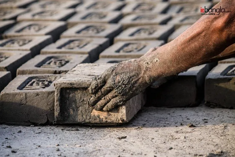 brick feild, ইটভাটা, bengal brick feild, শ্রমিক, brick kiln, ইট, bengal brick kiln, brick kiln labour, basirhat brick labour, labour, indian express, ie bangla,বসিরহাট