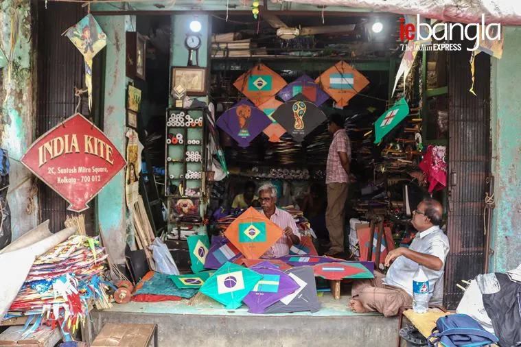 Ajit Dutta of india Kites making kites Express photo Shashi Ghosh