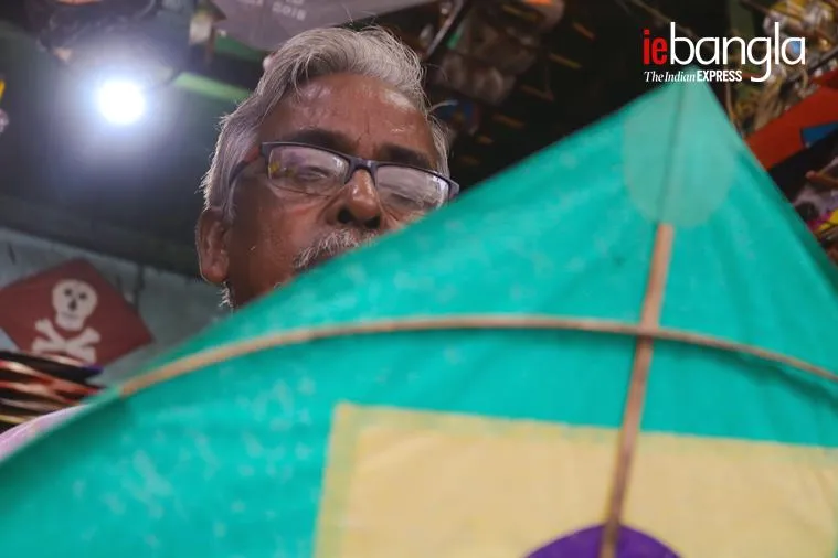 Ajit Dutta of india Kites making kites Express photo Shashi Ghosh