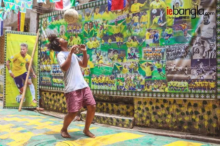 Football fan fakir chakrabarty lane Express photo Shashi GhoshFakir chakrabarty lane-4-001