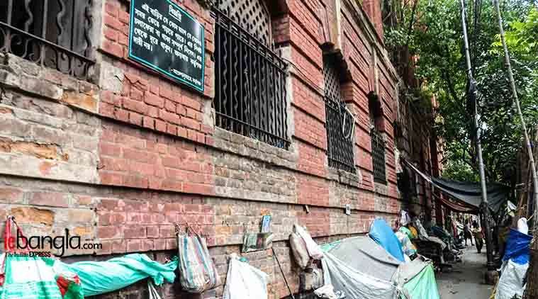 dangerous house kolkata Express photo Shashi Ghosh