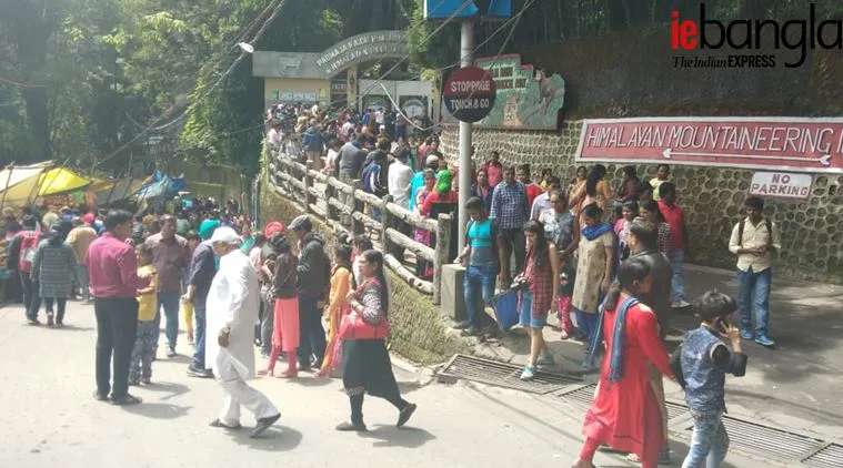 People are keen to see rajnikant and film shooting