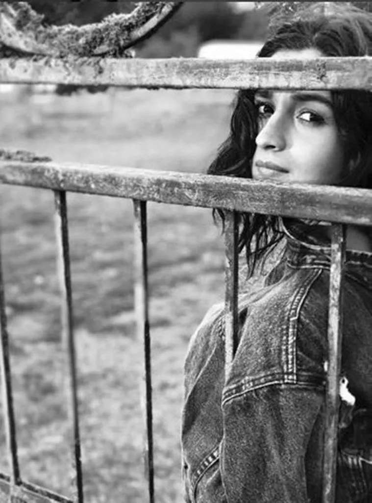 Alia Bhatt seems to be in love with this photo clicked by her rumoured boyfriend Ranbir Kapoor.