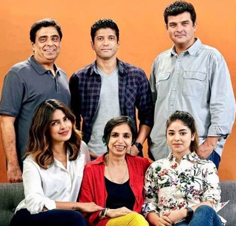 Priyanka Chopra with The Sky Is Pink director Shonali Bose, her co-stars Farhan Akhtar and Zaira Wasim and producers Ronnie Screwvala and Siddharth Roy Kapur.