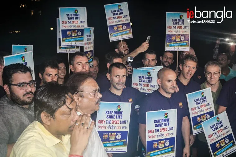FC Barcelona legends team infront of Victoria Memorial