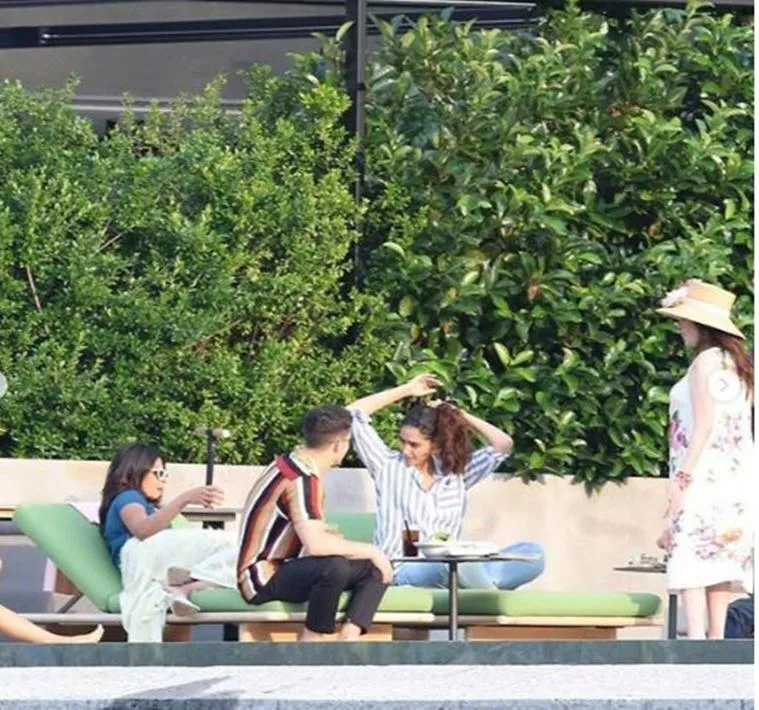 onam Kapoor spent some quality time with husband Anand Ahuja and friend Priyanka Chopra in Italy.