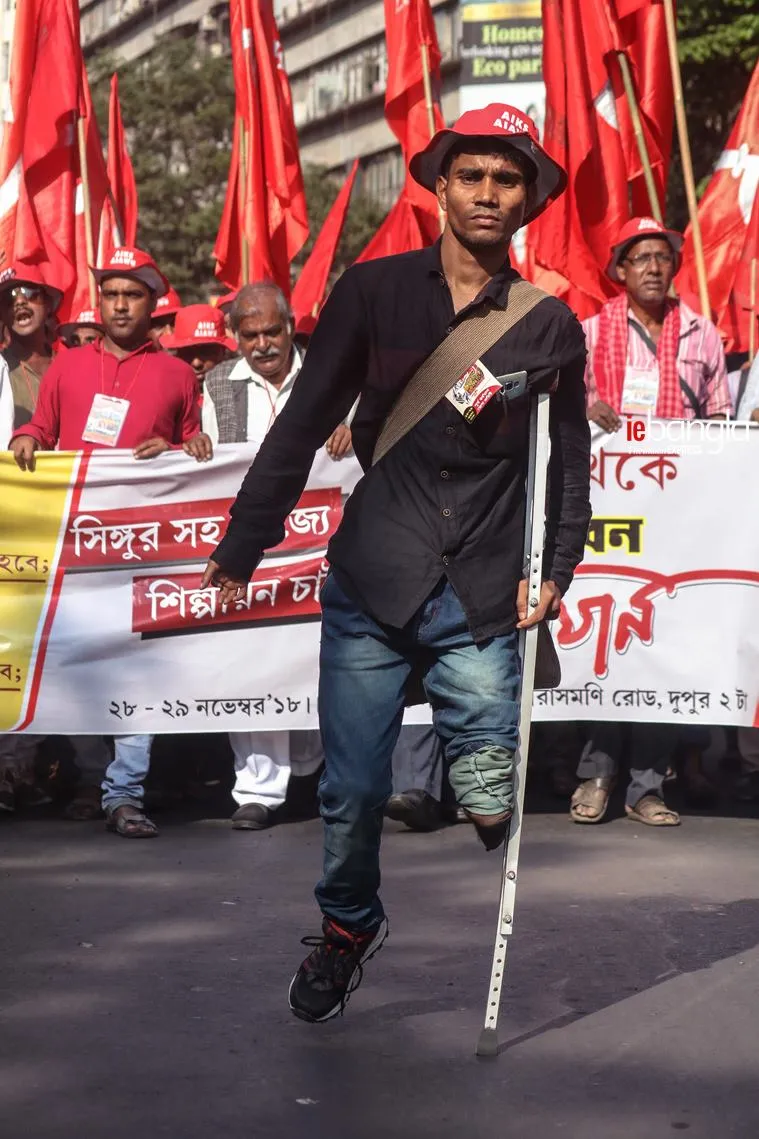 CPM Kisan march rally shingur to Kolkata Express Photo Shashi Ghosh
