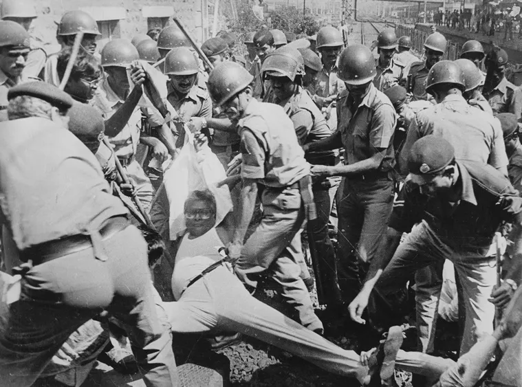 George Fernandes, জর্জ ফার্নান্ডেজ