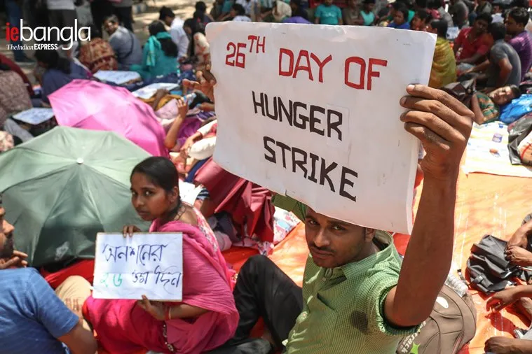 ssc candidate, স্কুল সার্ভিস চাকরিপ্রার্থী, Hunger strike, অনশন, Dharmatala, ধর্মতলা, Kolkata, কলকাতা, mamata banerjee, মমতা বন্দ্য়োপাধ্য়ায়, partha chatterjee, পার্থ চট্টোপাধ্য়ায়,