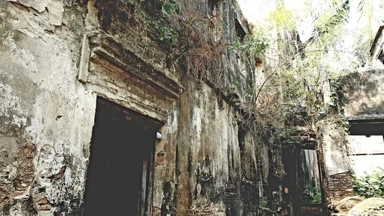 Deserted house at Jiagunj