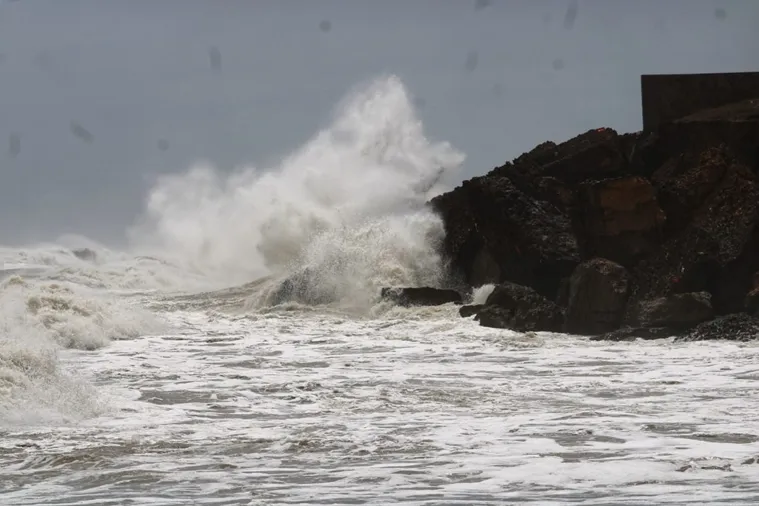 Cyclone Vayu Updates, Cyclone Vayu in Gujarat