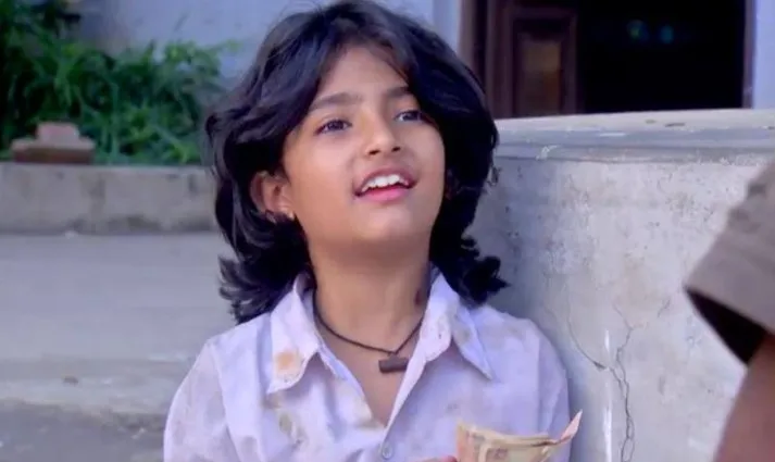 Hiya Dey in Potolkumar Gaanwala