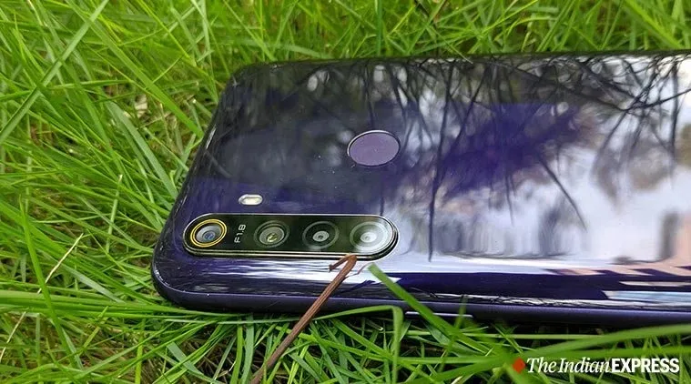 he 12MP primary camera on Realme 5 has f/1.8 large aperture and 1.25μm pixel area with PDAF 