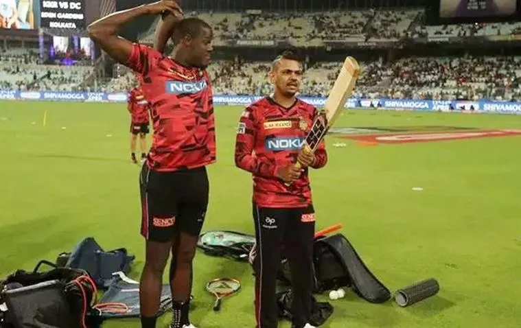 Carlos Brathwaite with sunil narine