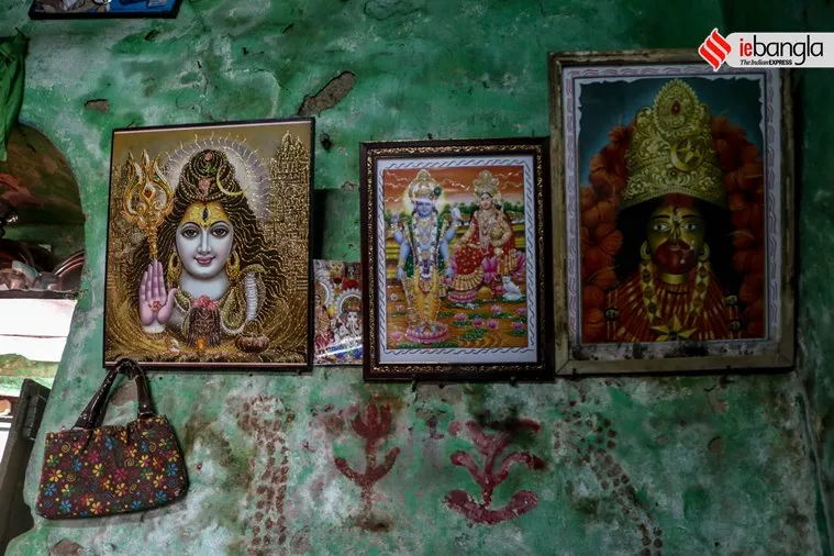 Sonagachi, সোনাগাছি, Red light area, যৌনপল্লি, Kolkata, কলকাতা, red light area, যৌনকর্মী, Kolkata porestitute, কলকাতার যৌনপল্লী, Harkata galii,হারকাটা গলি, Sealdah station, শিয়ালদাহ ষ্টেশন, Durbar, দুর্বার, Sobhabajar, শোভাবাজার, Bashirhat Red light area, বসিরহাট, Bashirhat, বসিরহাট মালতিপুর, Brothels, বসিরহাট মাটিয়া, Kolkata brothels, কলকাতা ষ্টেশন, Prostitute in kolkata