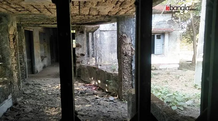 crakled in wall, floor shibpur hospital