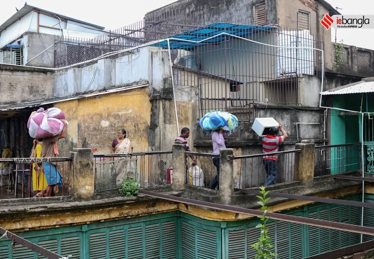 Building Collapse in Bowbazar,বৌবাজারে ভেঙে পড়ল বাড়ির একাংশ, building collapse kolkata, কলকাতায় ভেঙে পড়ল বাড়ি, bowbazar, বৌবাজার, কলকাতার খবর, kolkata news, bowbazar news, বউবাজারের খবর