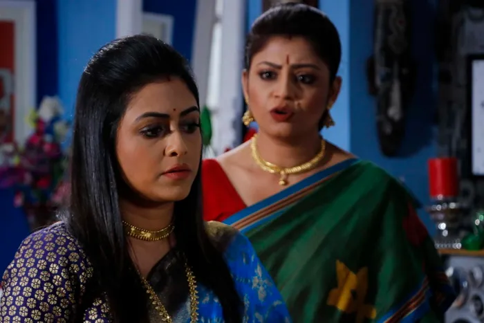 Sneha Chatterjee in NakshiKantha