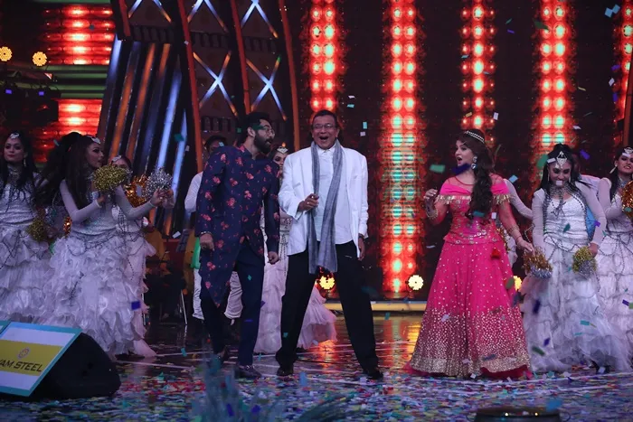 Mithun Chakraborty to burn the dance floor of Star Jalsha Super Singer Junior Super Finale
